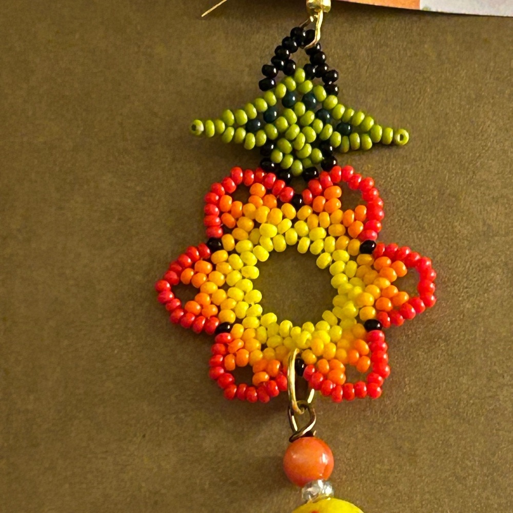 NWOT Earrings Huichol Sunflowers Mexican artistry art glass beads pierced drop - Picture 5 of 9